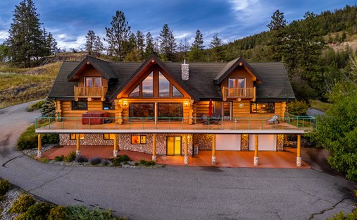 House in Kelowna, British Columbia, Canada 1