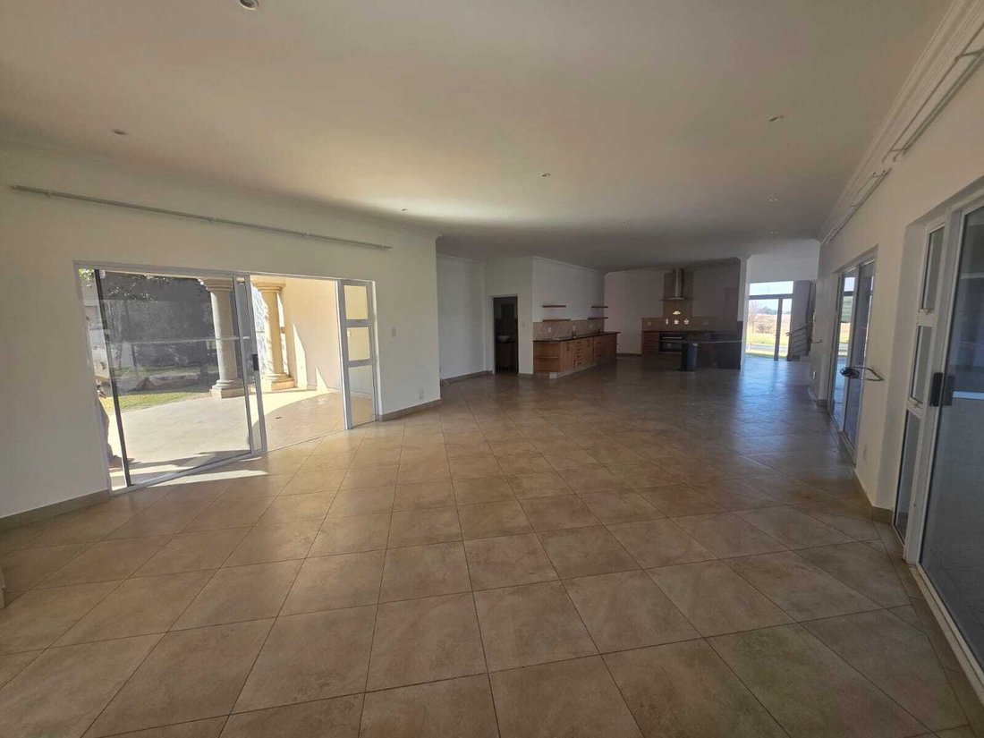 Country House in Ebotse Golf &amp; Country Estate, Gauteng, South Africa 2 - 18374575