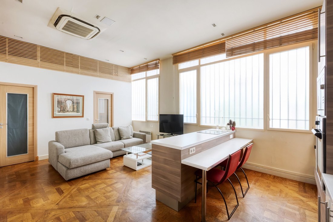 Apartment in Saint Germain l'Auxerrois, Paris 1er Arrondissement, Paris 5 - 18384737