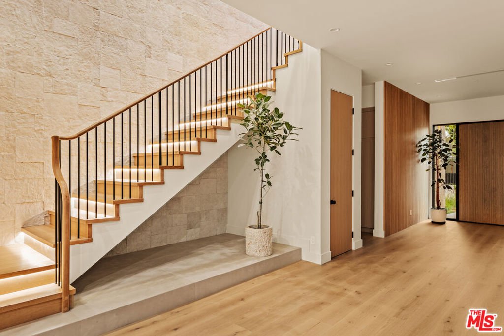 House in Los Angeles, California, United States 3 - 18377797