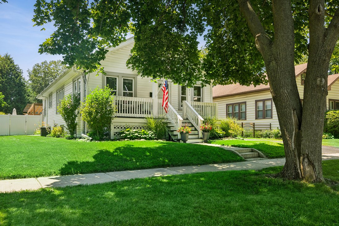 House in Palatine, Illinois, United States 3 - 18379236