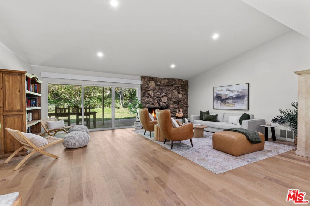 House in Los Angeles, California, United States 4 - 18377822