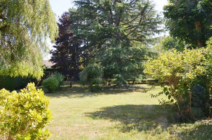 House in Levis-Saint-Nom, Ile-de-France, France 3 - 18373135