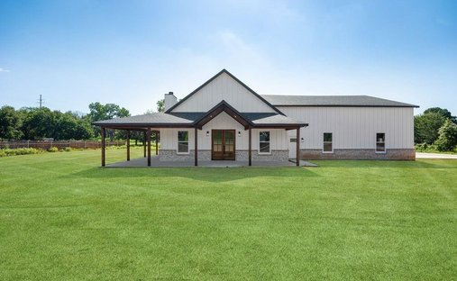 House in Decatur, Texas, United States 1