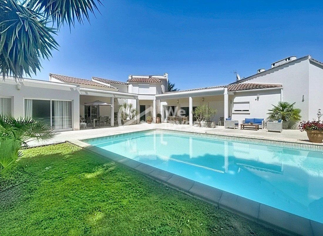 Villa in Mauguio, Occitania, France 1 - 18385669