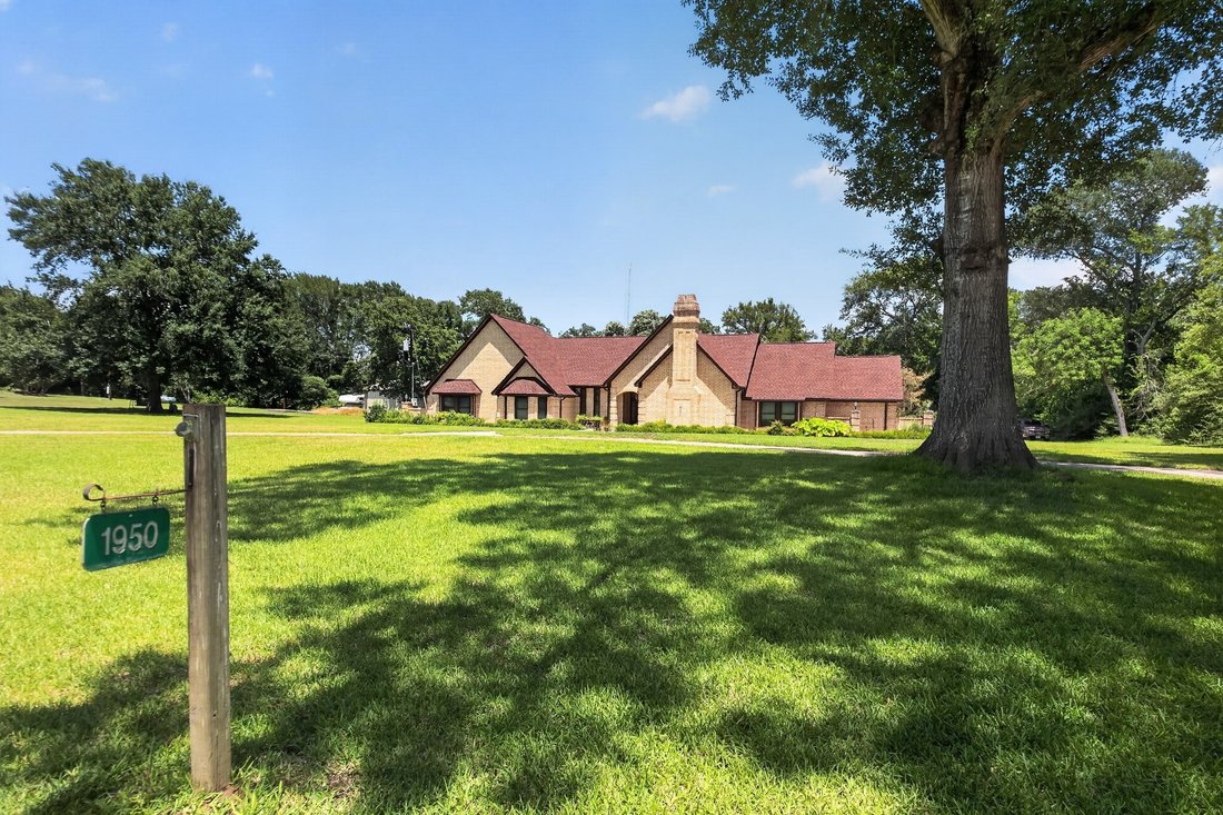 House in Brenham, Texas, United States 2 - 18373403