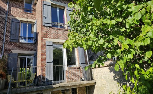 House in Senlis, Hauts-de-France, France 1