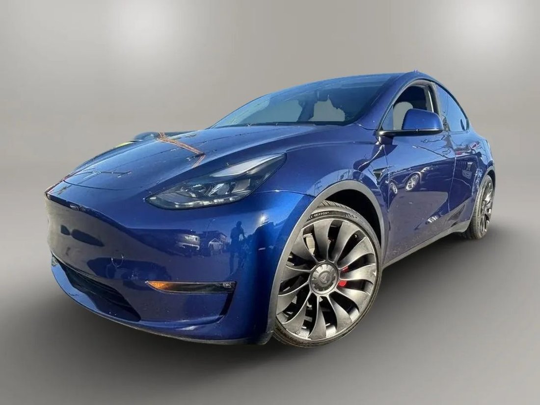 Suv in Riverside, CA, United States 1 - 18383760