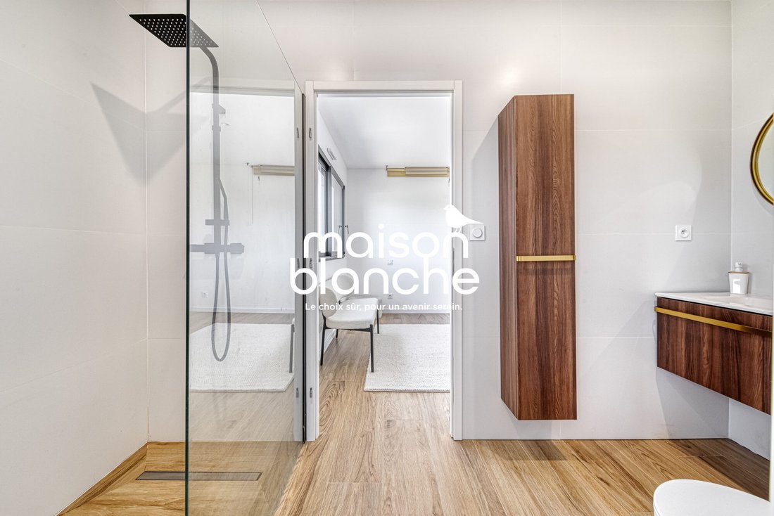 House in Les Chenes de l'Esplanade-Bel Air, Montreuil-Juigne, France 4 - 17468588