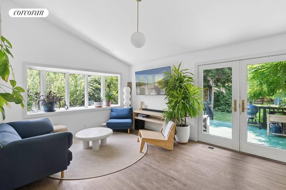 House in Hampton Bays, New York, United States 2 - 18373910