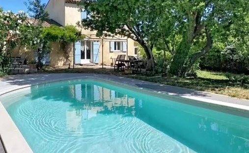 Villa in Sud Sud, Saint-Maximin-la-Sainte-Baume, France 1