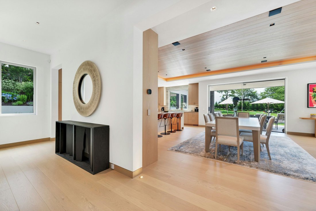 Bridgehampton, New York, United States 3 - 18382580