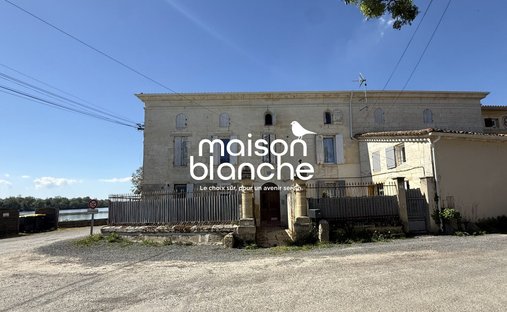 House in La Rivière, Nouvelle-Aquitaine, France 1