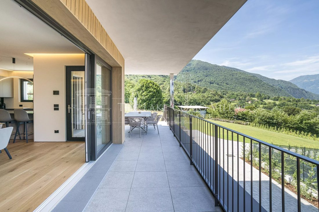 Villa in Colico Piano, Lombardy, Italy 2 - 18374038