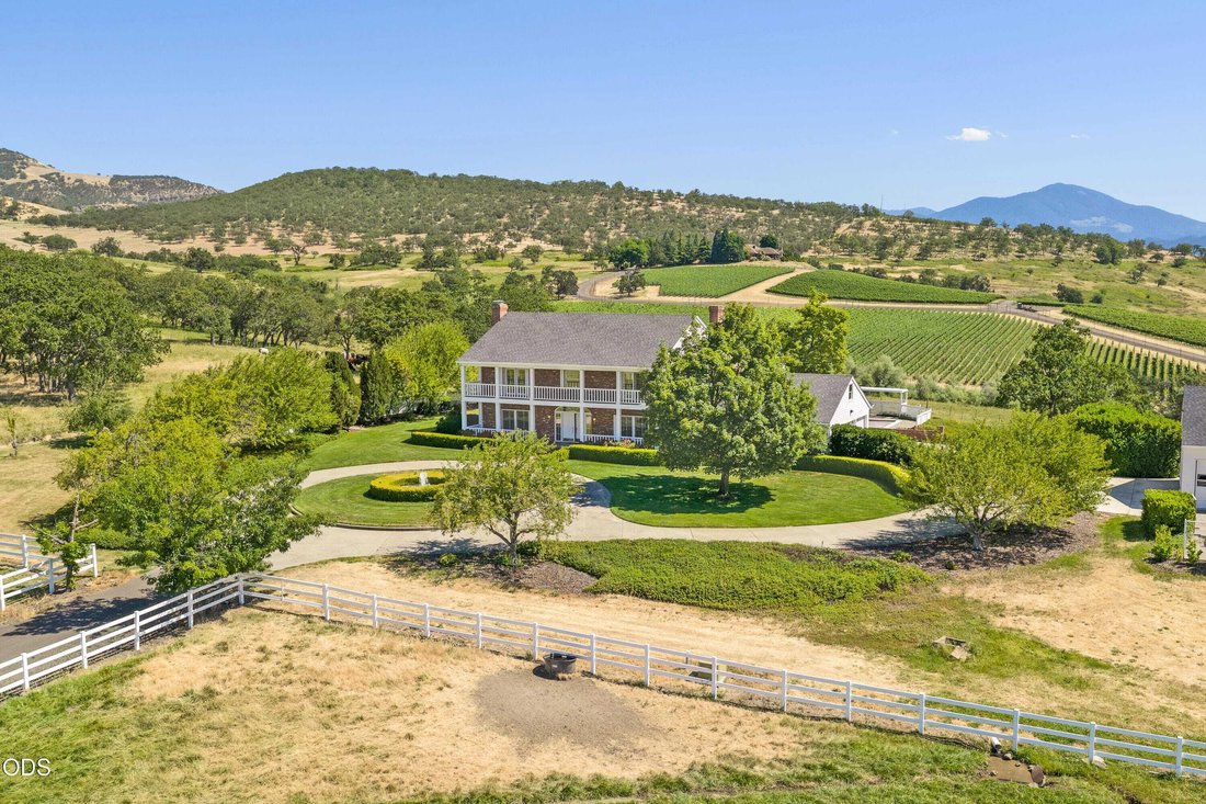 House in Medford, Oregon, United States 2 - 18374321