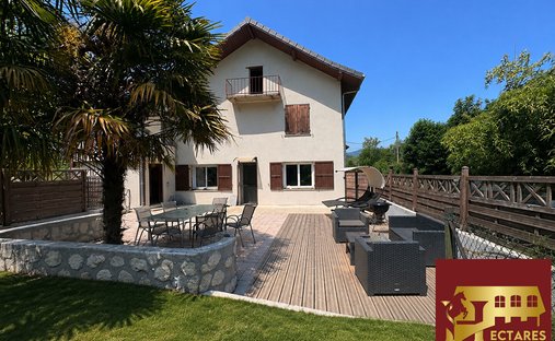 Villa in La Bridoire, Auvergne-Rhône-Alpes, France 1