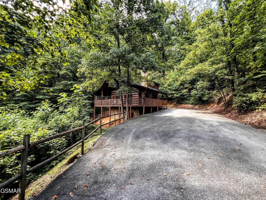 House in Sevierville, Tennessee, United States 2 - 18373689