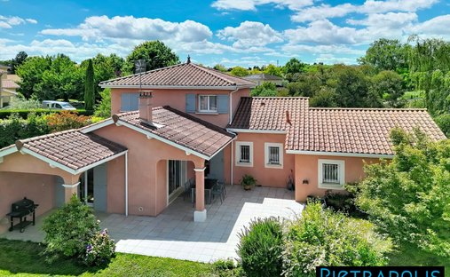 Villa in Yvours, Irigny, France 1