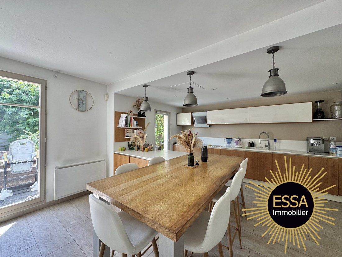 House in Les Residences, Noisy-le-Roi, France 3 - 18385395