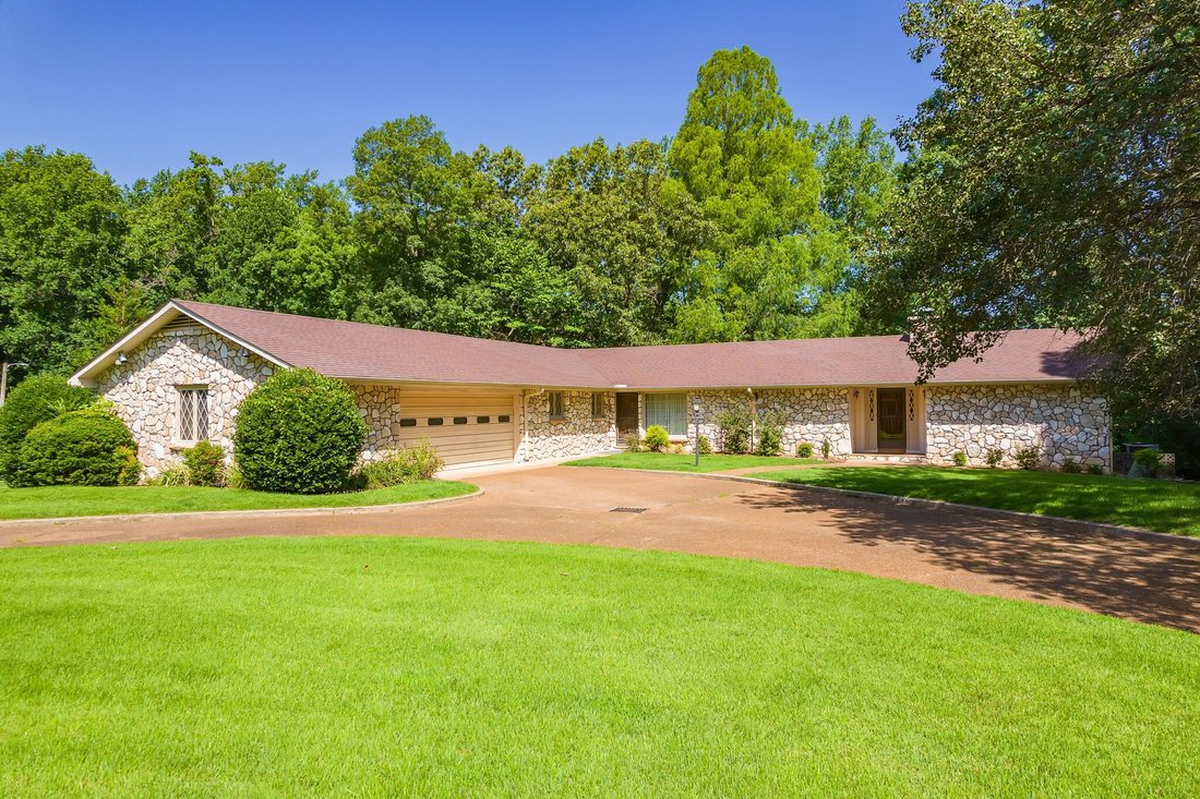 House in Lexington, Tennessee, United States 1 - 18373696