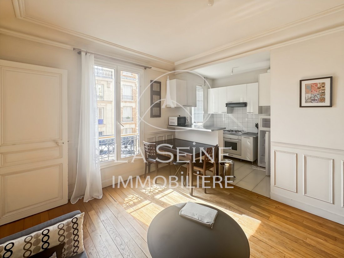 Apartment in Violet Commerce, Paris 15e Arrondissement, Paris 3 - 18246839