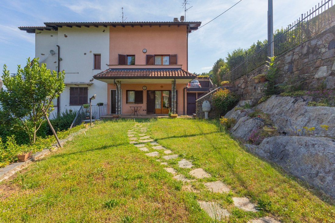Villa in Cecca-Agagliate, Piedmont, Italy 2 - 18374109