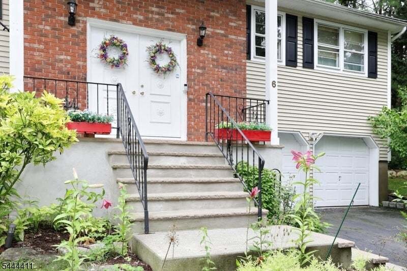 House in Wanaque Boro, NJ, United States 2 - 18384044