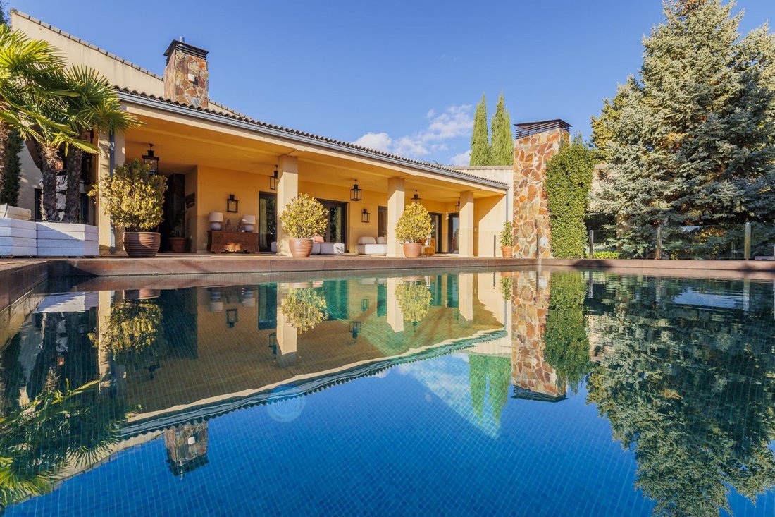 Villa in Torrelodones, Comunidad de Madrid, Spain 5 - 18373247