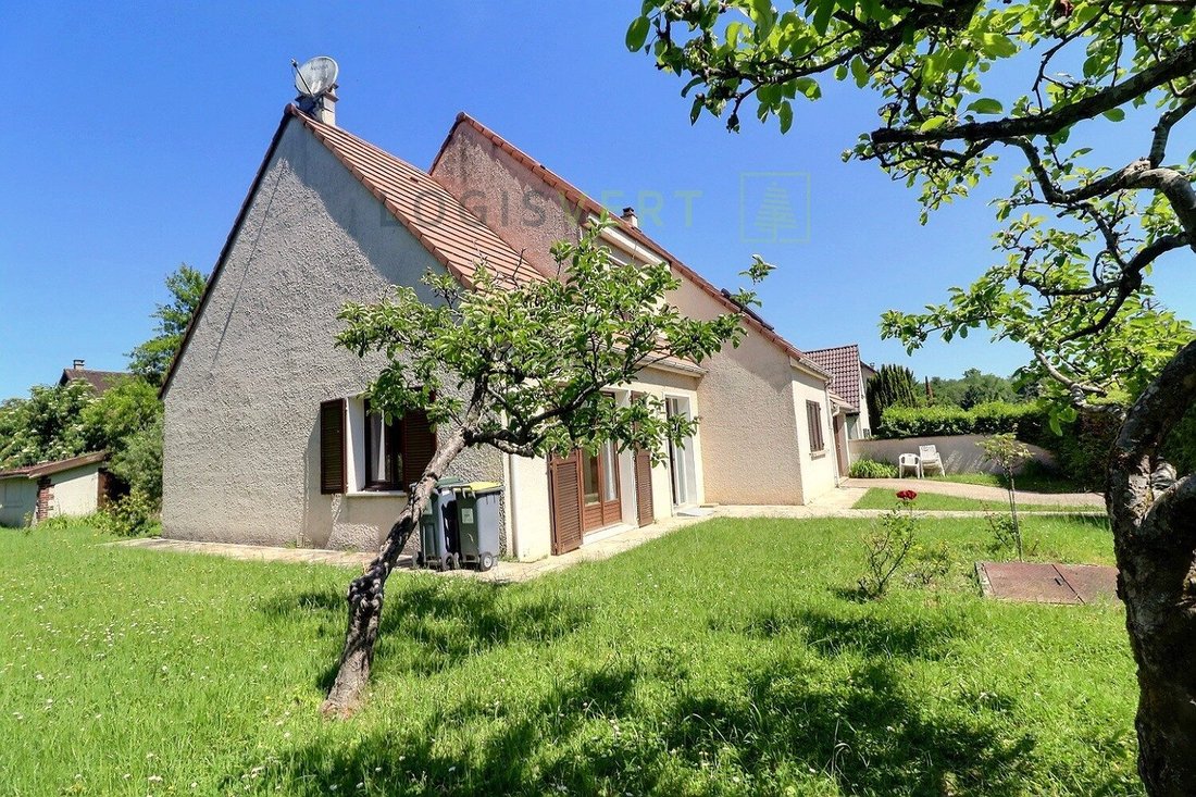 House in Bièvres, Ile-de-France, France 1 - 17936609