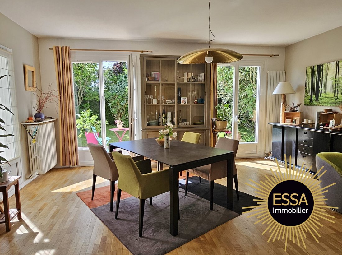 House in Bailly, Ile-de-France, France 2 - 18385352