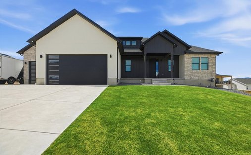 House in Hyde Park, Utah, United States 1
