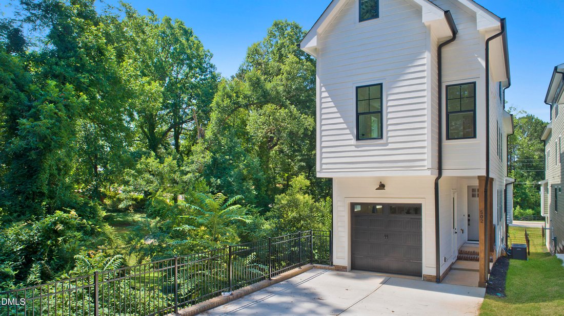 House in Apex, North Carolina, United States 4 - 17988335