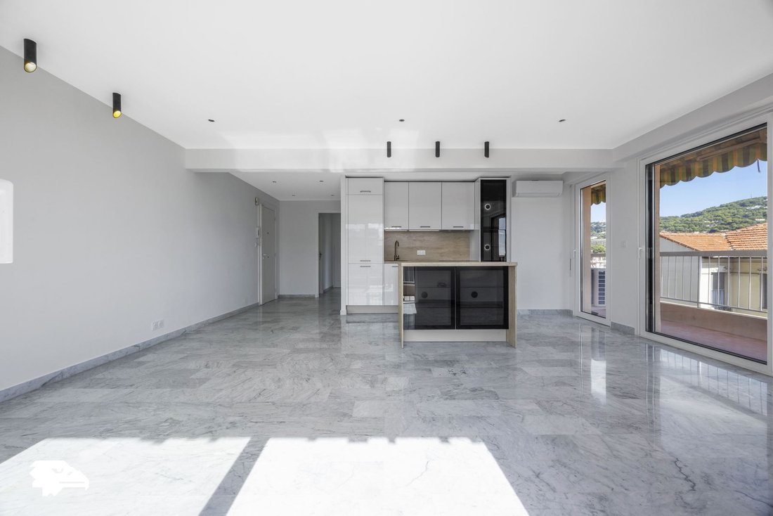 Apartment in Colline des Pères-Tardy, Saint-Étienne, France 5 - 18378756