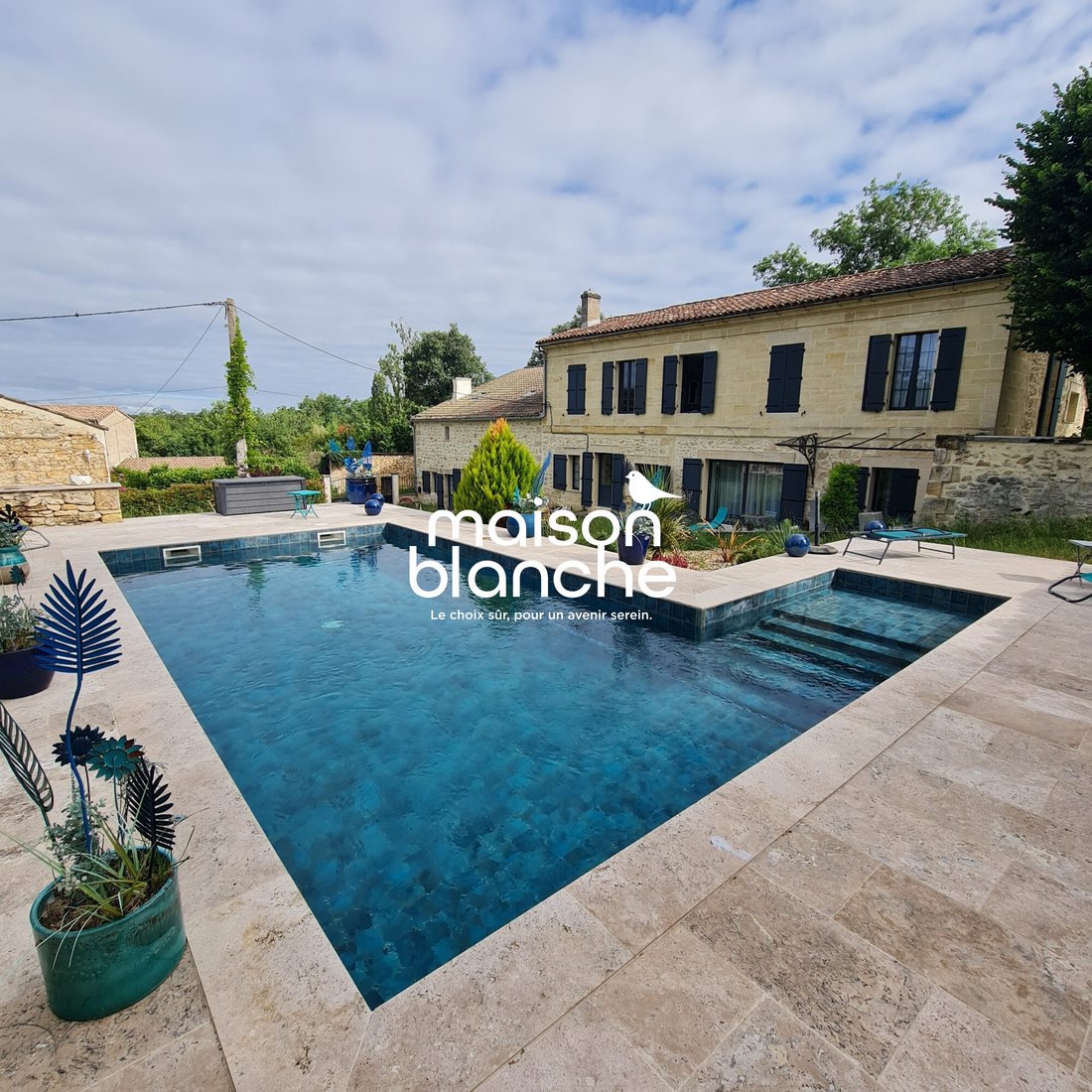 House in Saint-Philippe-d'Aiguilhe, Nouvelle-Aquitaine, France 1 - 17699951