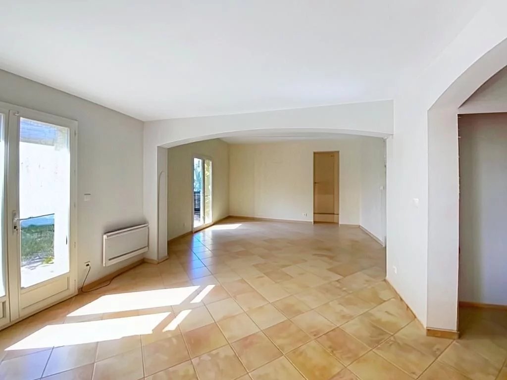 Villa in Sud Sud, Saint-Maximin-la-Sainte-Baume, France 2 - 17795326