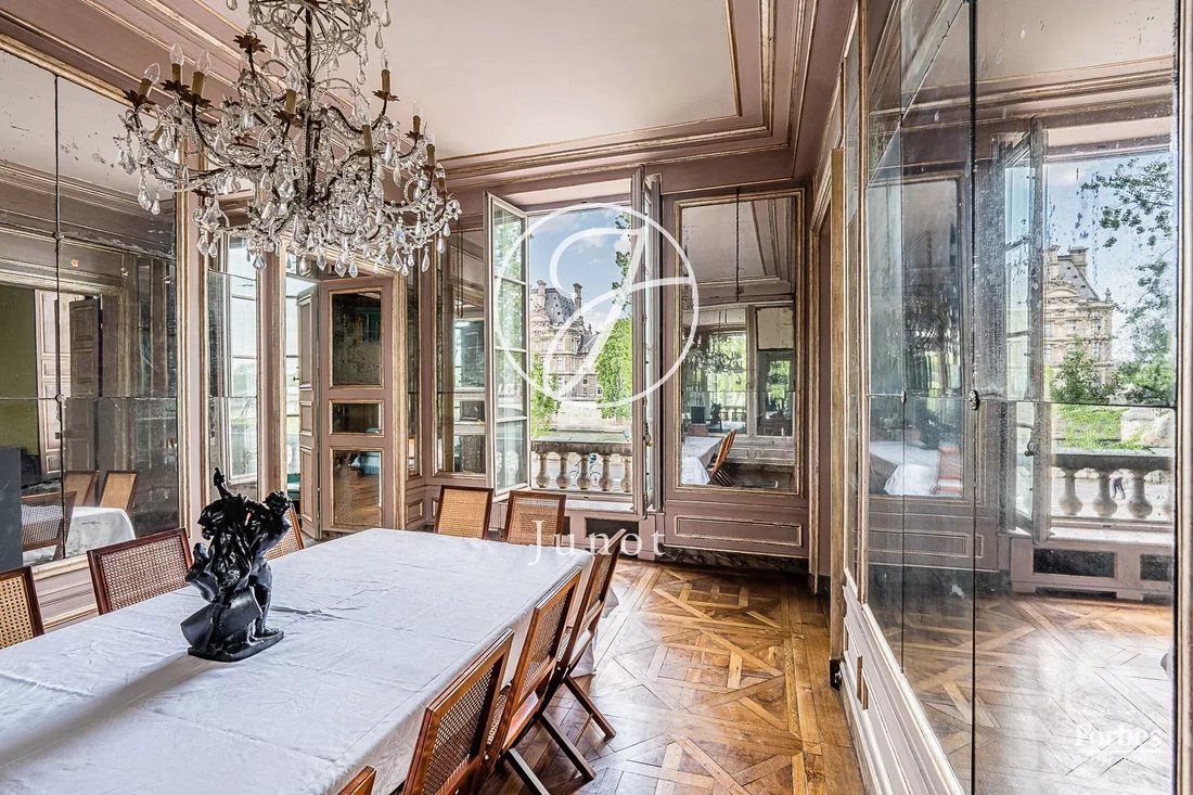 Apartment in Saint Thomas d'Aquin, Paris 7e Arrondissement, Paris 5 - 18374362