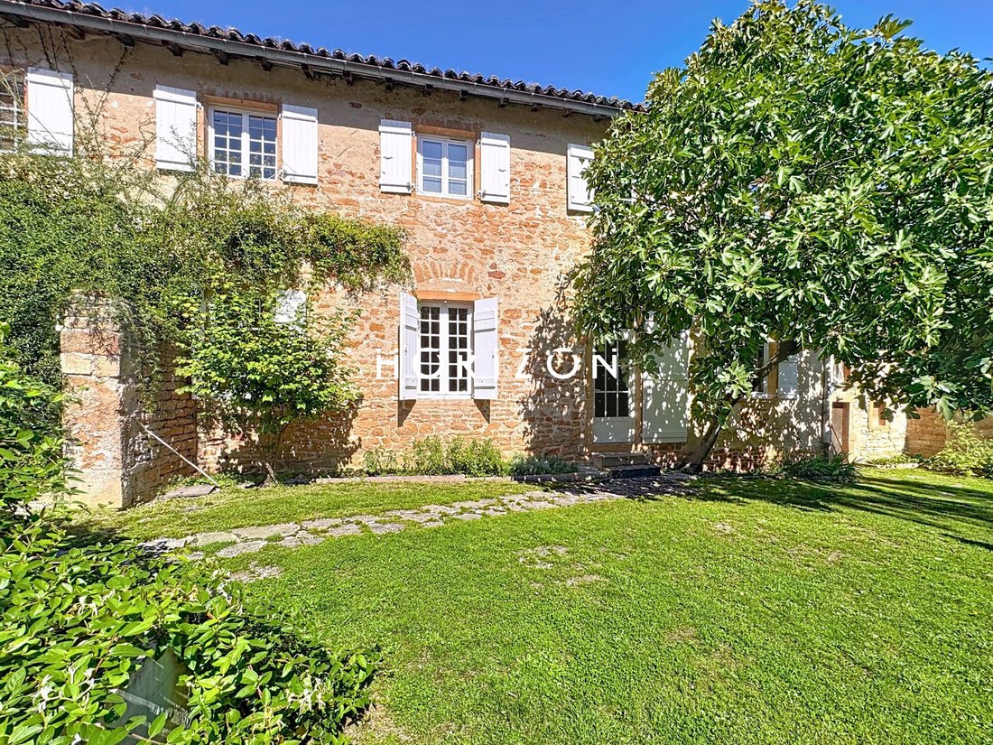 House in Levigny-Le Bourg, Charnay-les-Macon, France 3 - 18385011