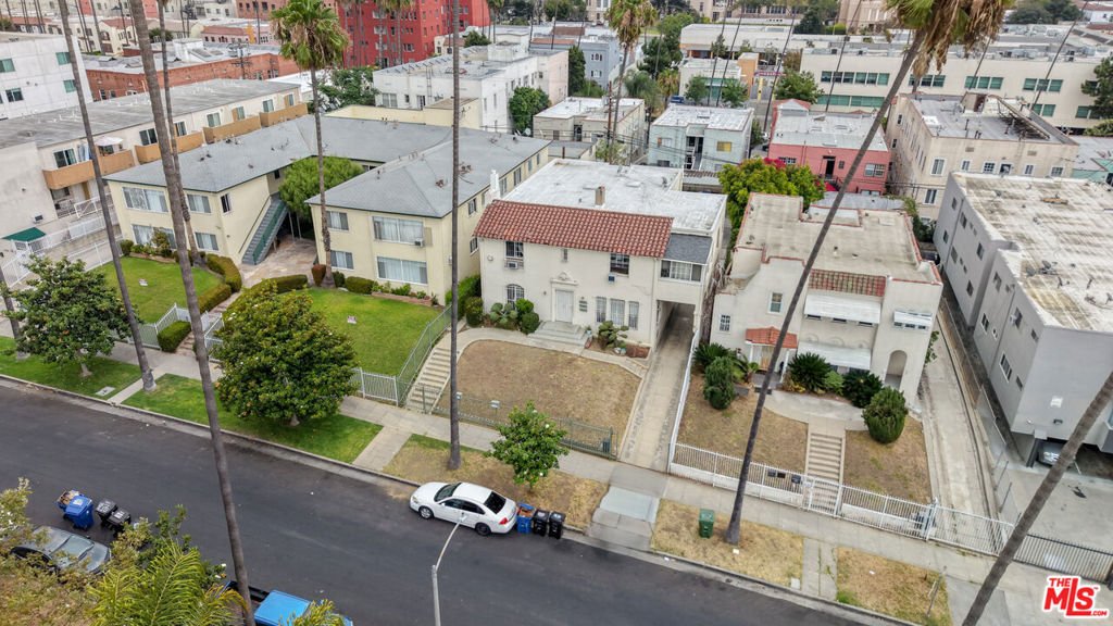 Los Angeles, California, United States 4 - 18377874
