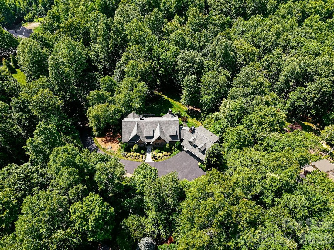 House in Laurel Park, North Carolina, United States 2 - 18373395
