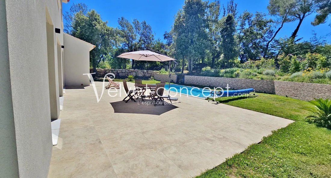 Villa in Nord, Roquefort-les-Pins, France 3 - 18374363