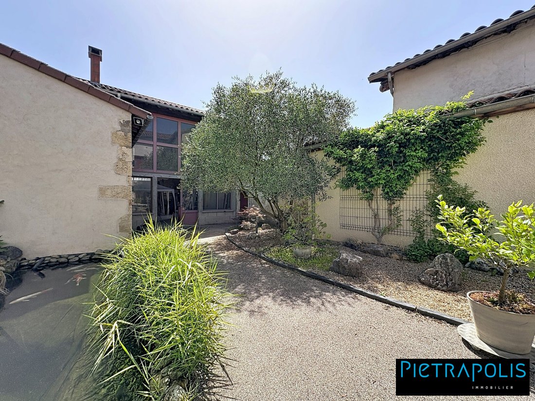 House in Quincieux, Auvergne-Rhône-Alpes, France 4 - 18385698