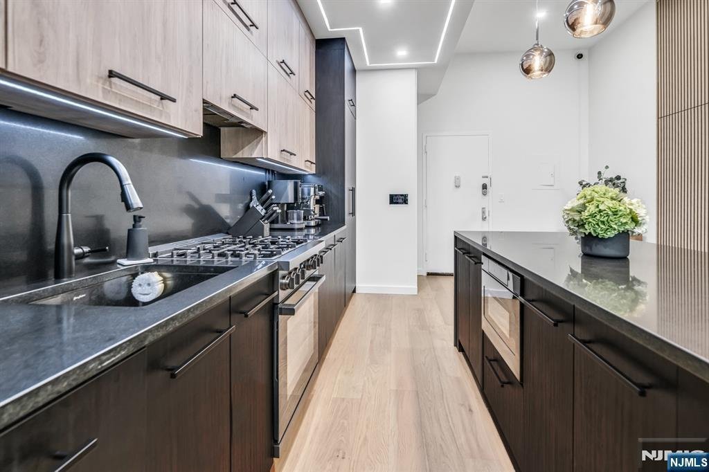 Condo in Weehawken, New Jersey, United States 4 - 18373348