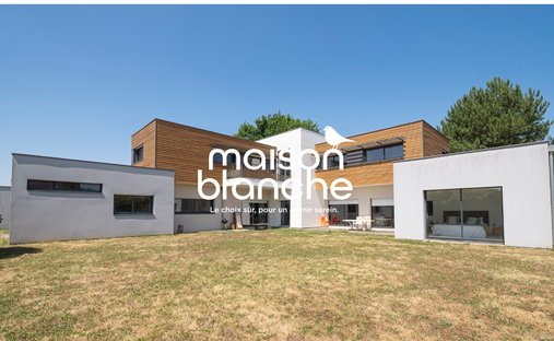 House in Feneu, Pays de la Loire, France 1