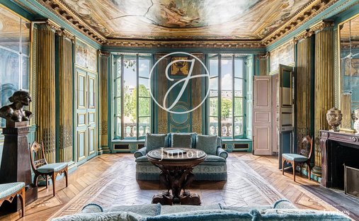 Apartment in Saint Thomas d'Aquin, Paris 7e Arrondissement, Paris 1