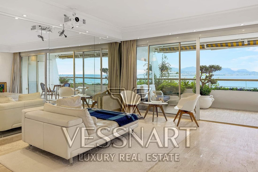 Apartment in Village, Villeneuve-Loubet, France 5 - 18374171