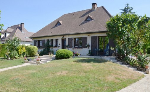 House in Levis-Saint-Nom, Ile-de-France, France 1