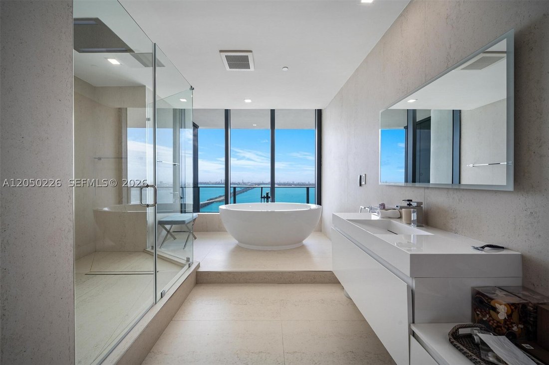 Condo in Miami, Florida, United States 4 - 18378725