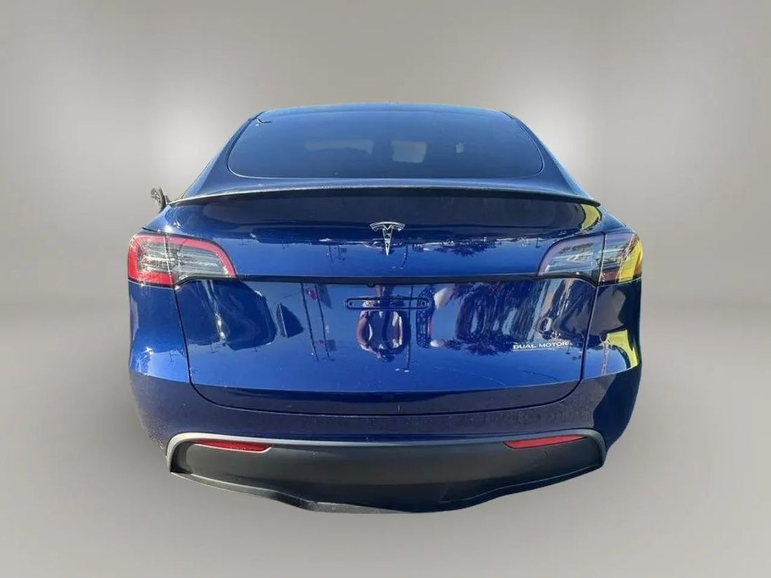 Suv in Riverside, CA, United States 5 - 18383760