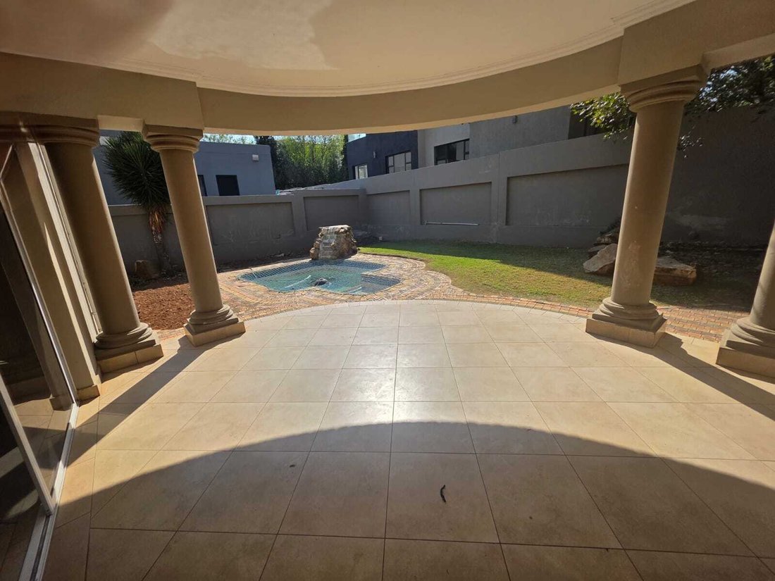 Country House in Ebotse Golf &amp; Country Estate, Gauteng, South Africa 3 - 18374575