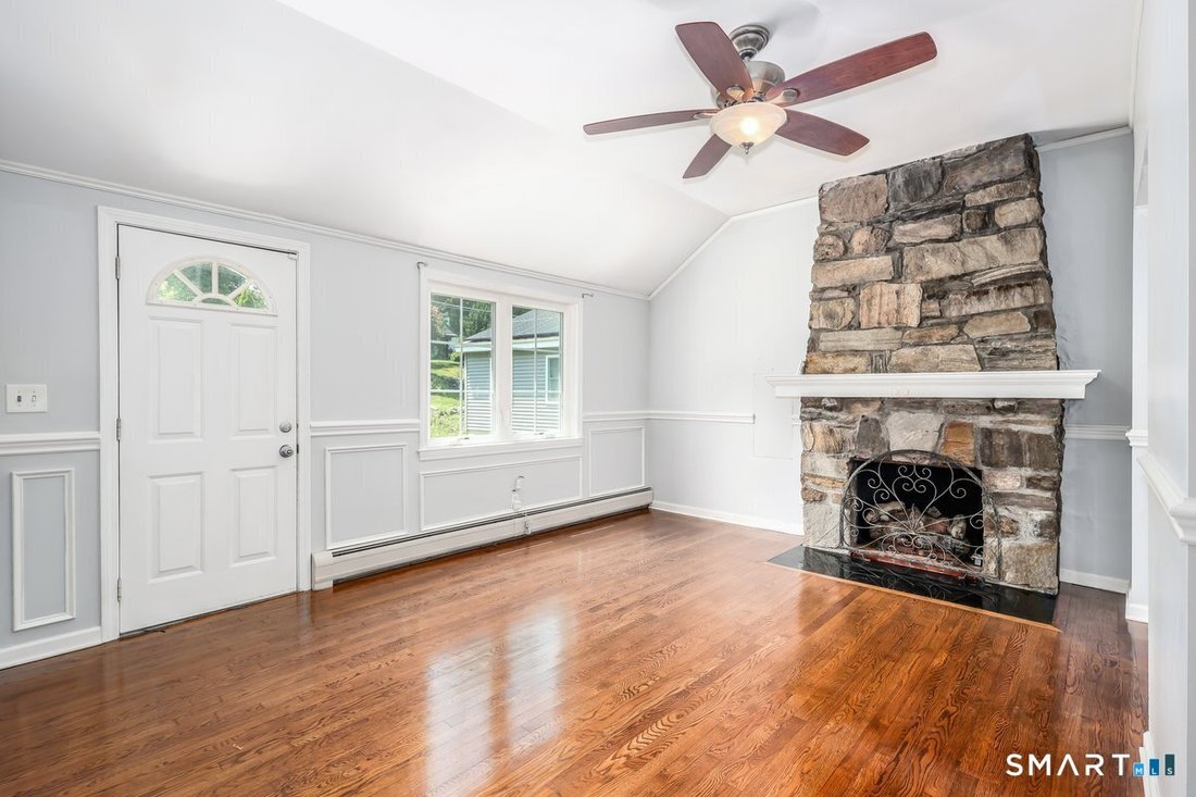 House in Danbury, Connecticut, United States 4 - 18380443